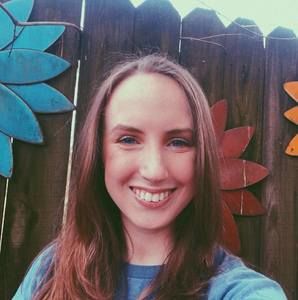 Meet your Posher, Claudia